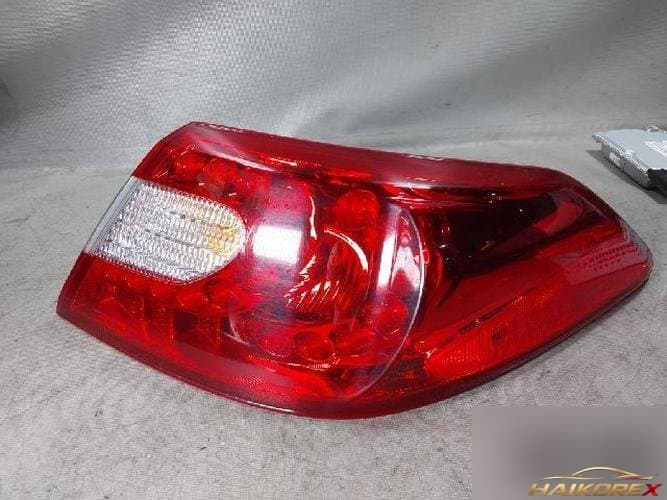 Infiniti M 2011 — комбинированный фонарь задний правый (пассажирский)