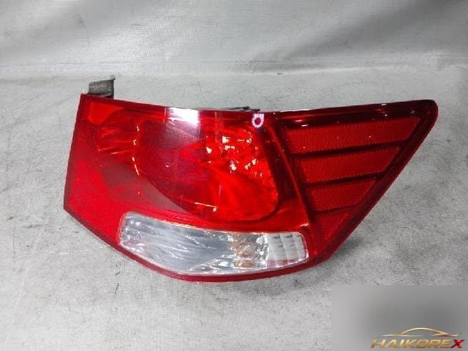 Kia Forte 2011 — комбинированный фонарь задний правый (пассажирский)