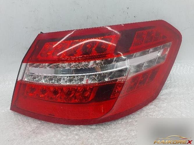 Mercedes-Benz E-Class 2011 — фонарь задний комбинированный правый (пассажирской стороны) A2129060658