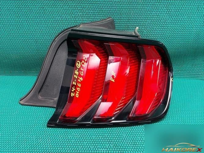 Ford Mustang 2022 — комбинированный фонарь задний правый JR3B13B504AH