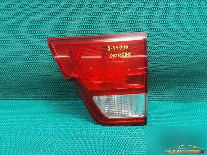 Jeep Grand Cherokee 2012 — накладка крышки багажника (с фонарём) 57010274AE
