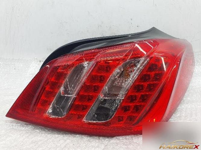 Peugeot 508 2012 — фонарь задний правый (комбинированный) 9686293680A