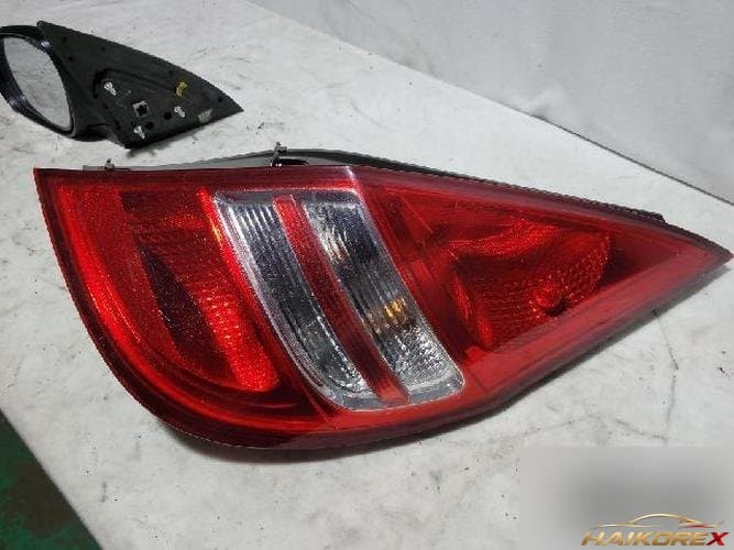 Hyundai i30 2008 — комбинированный задний фонарь правый (пассажирский) 5 контактов