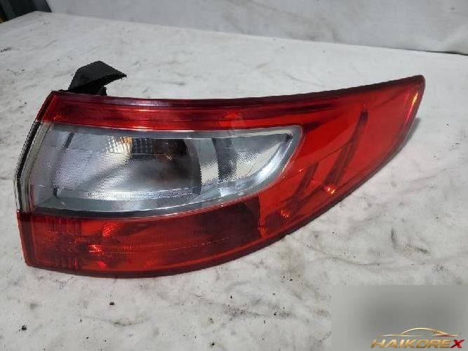 Renault SM3 2011 — комбинированный фонарь задний правый (пассажирский)