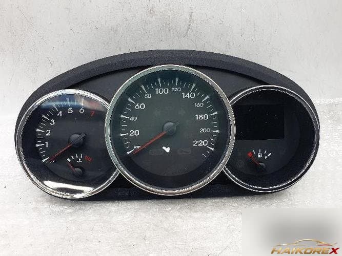 Renault SM3 2011 — панель приборов